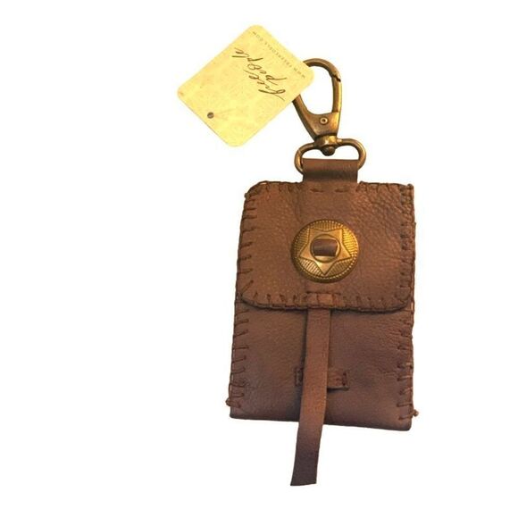 Free People Leather Keychain Cognac Brown Wallet with Concho Star - Picture 4 of 6